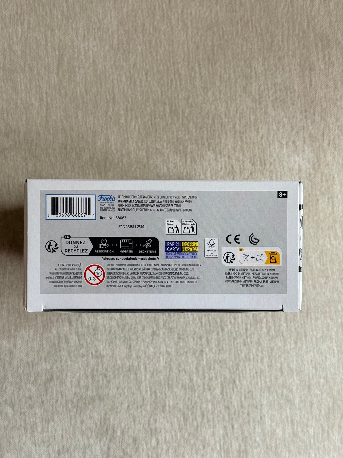 MARVEL: IRON MAN #1 BLACK AND WHITE (750 PCS LIMITED) VINYL COMIC COVERS #76