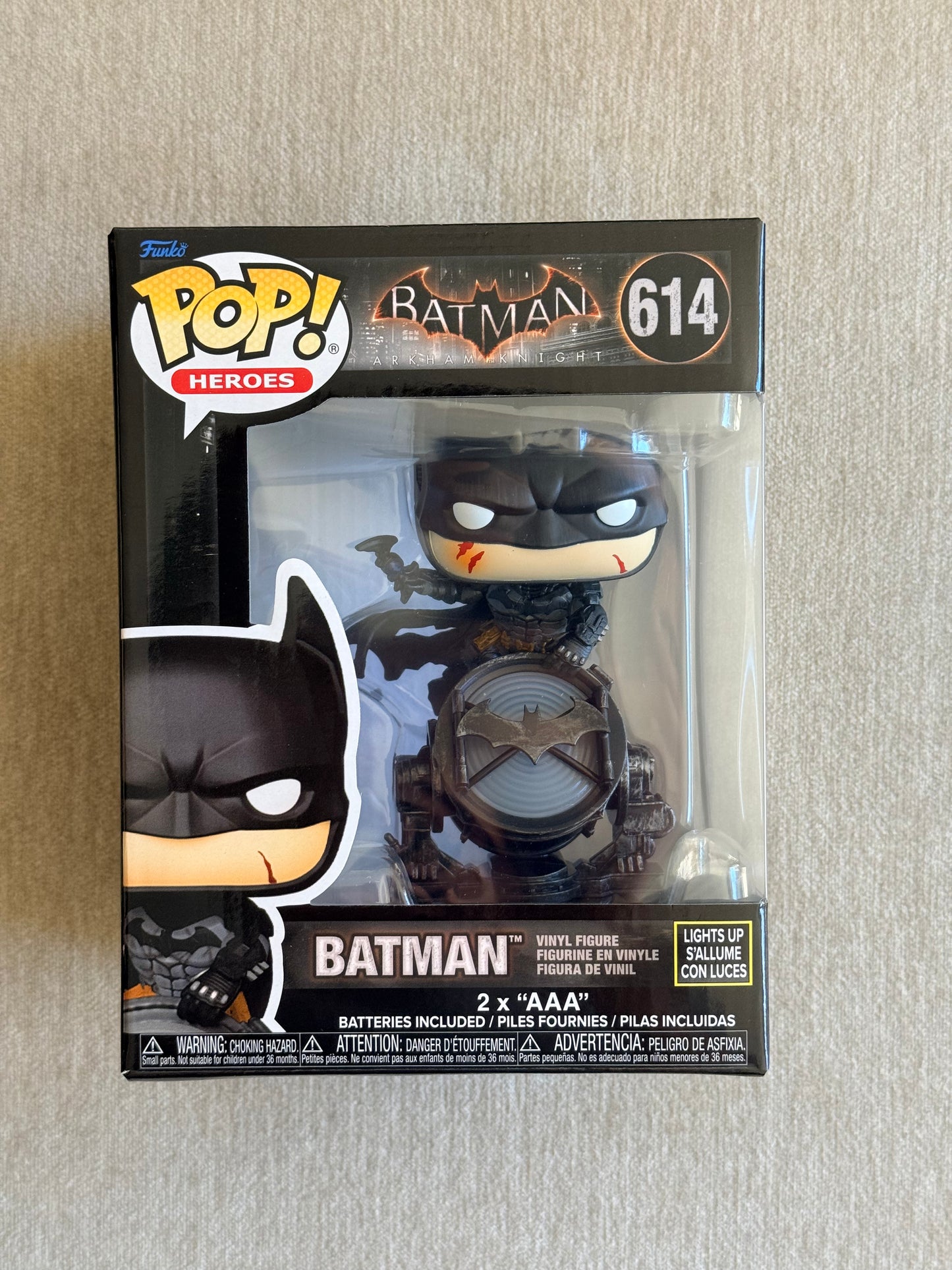 DC COMICS: PREMIUM LIGHT UP BATMAN VINYL FIGURE #614