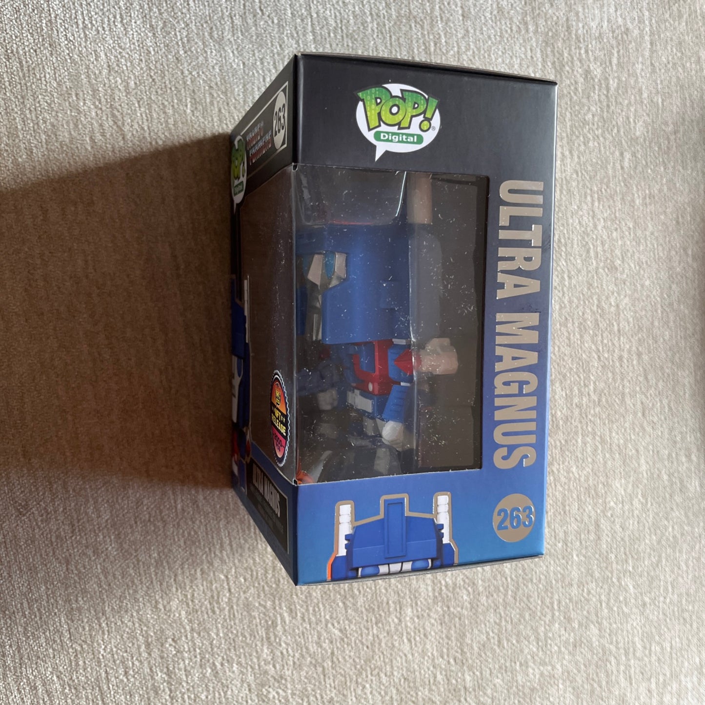 TRANSFORMERS: ULTRA MAGNUS (2,000 PCS LIMITED) VINYL FIGURE #263