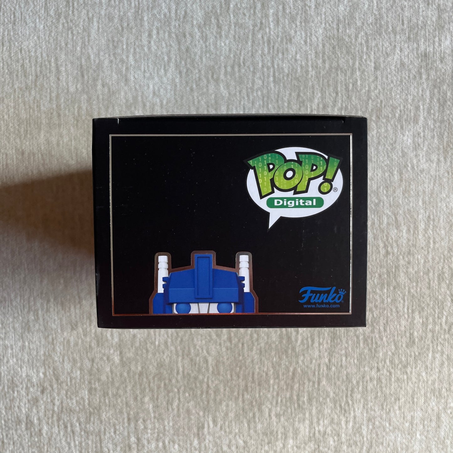 TRANSFORMERS: ULTRA MAGNUS (2,000 PCS LIMITED) VINYL FIGURE #263