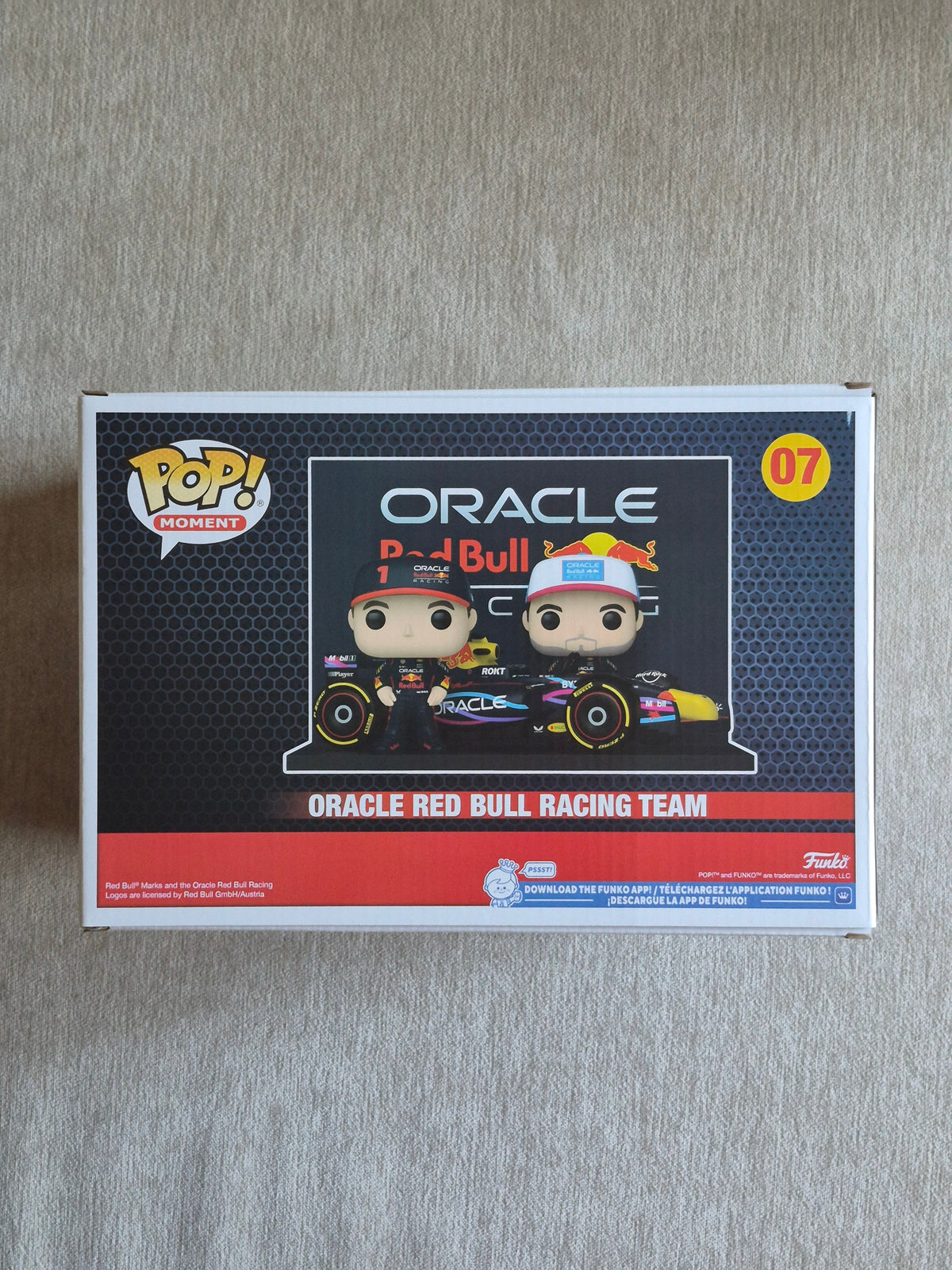 ORACLE RED BULL RACING: ORACLE RED BULL RACING TEAM (POP! MOMENT) VINYL FIGURE #07